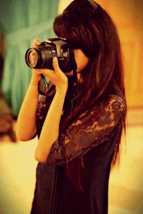 stylish-girl-dp-with-camera